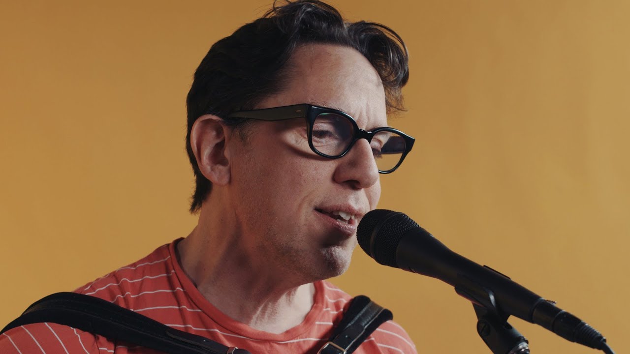 They Might Be Giants Perform Eccentric Set at Rolling Stone